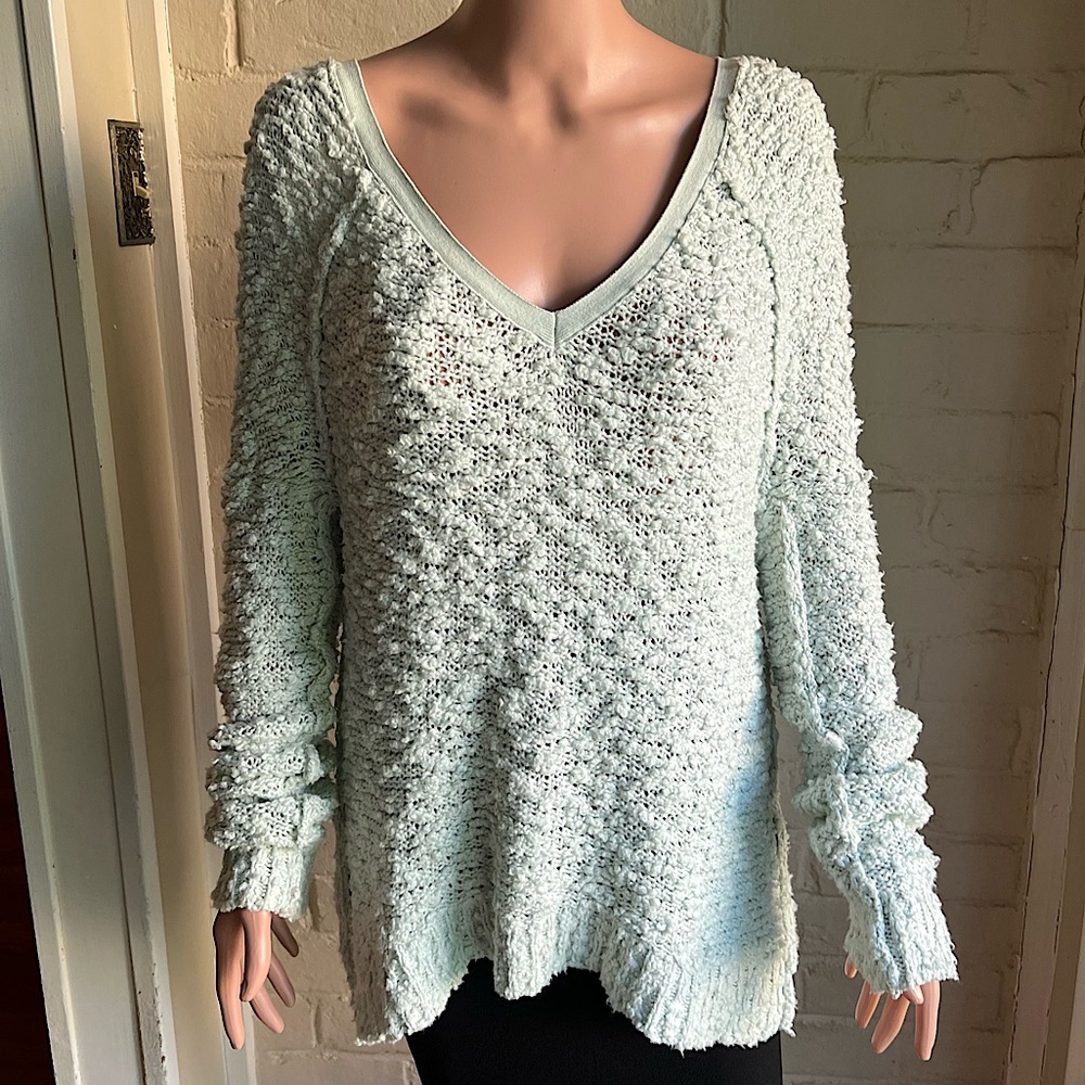 Free People size small seafoam green oversized comfy boho v neck sweater